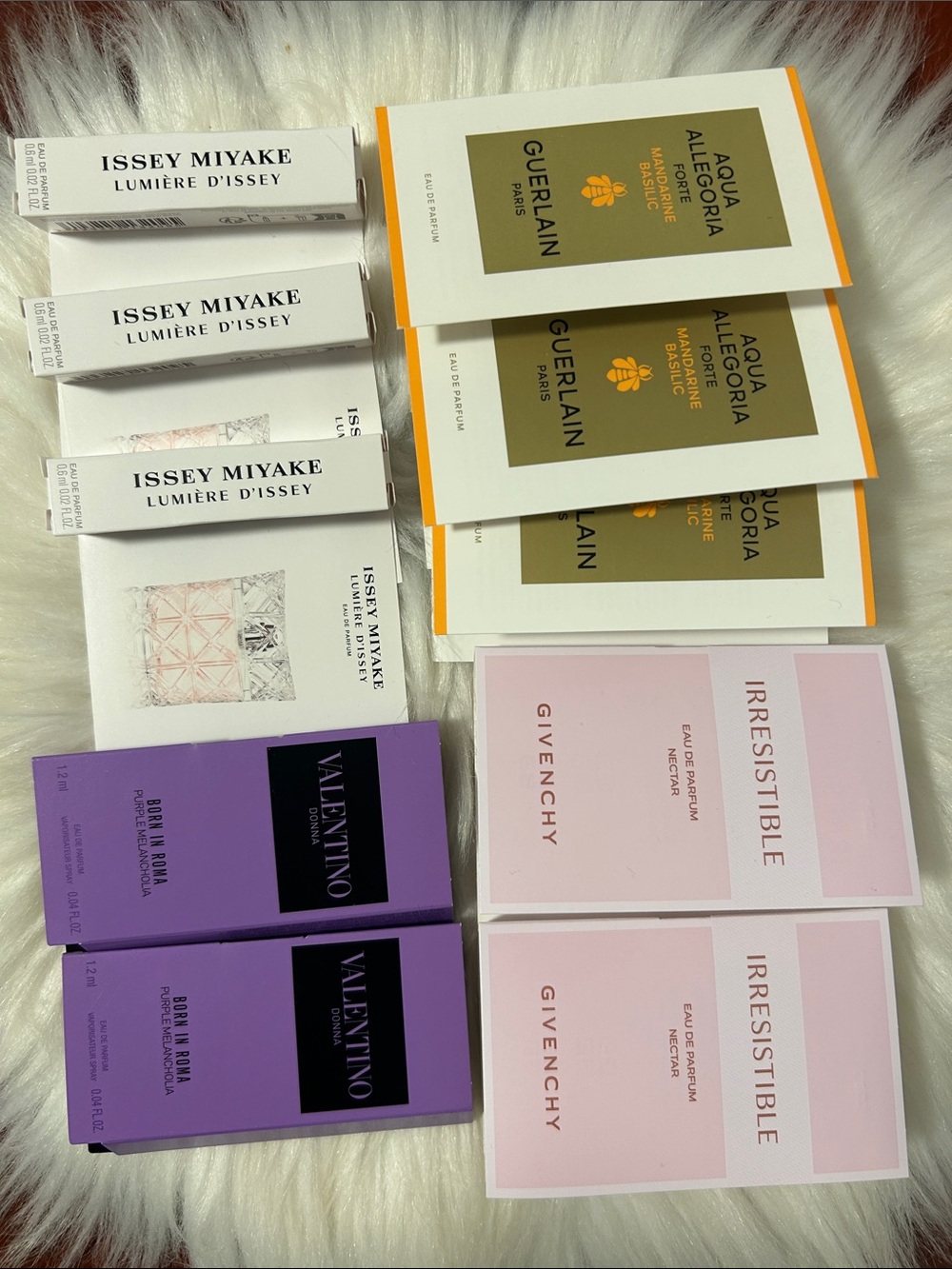 10 pieces women’s samples collection